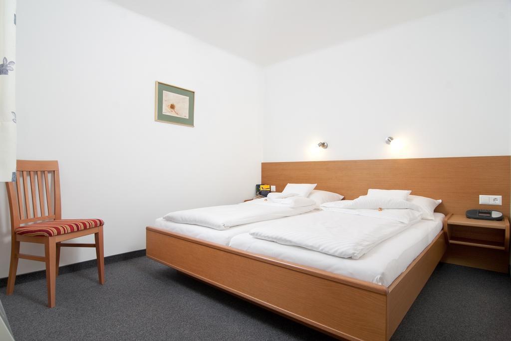 Aparthotel Schuetzenhof à Sattendorf Extérieur photo